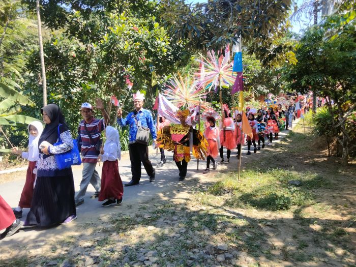  Pawai Karnaval HUT Ri Ke 79 di Desa Banjararjo Kecamatan Ayah 01